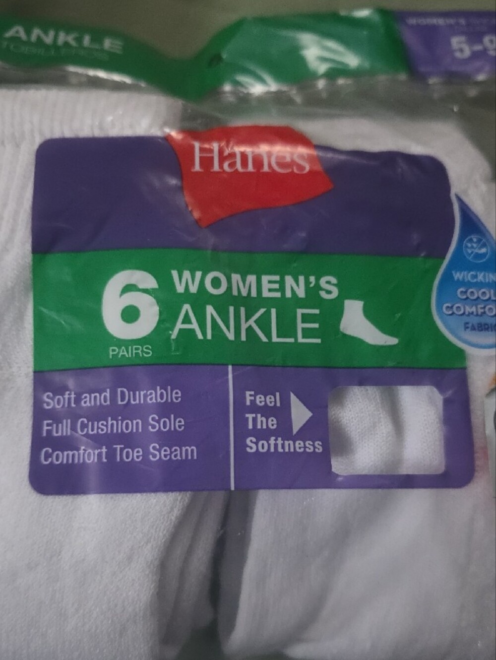 Hanes Women's White Ankle Socks 6-Pack - Picture 2 of 4